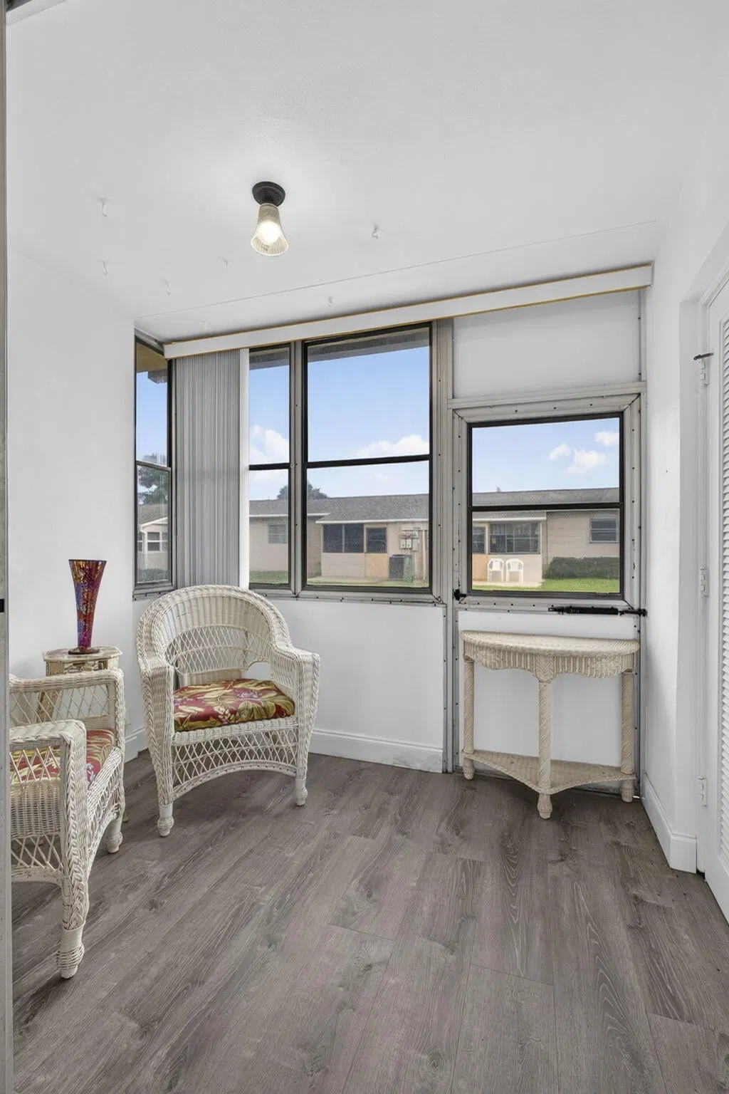 Unit H photo 31