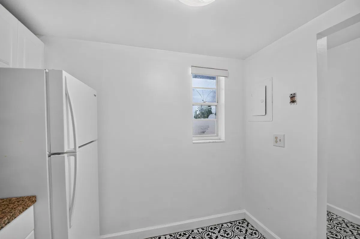 Unit B24 photo 10