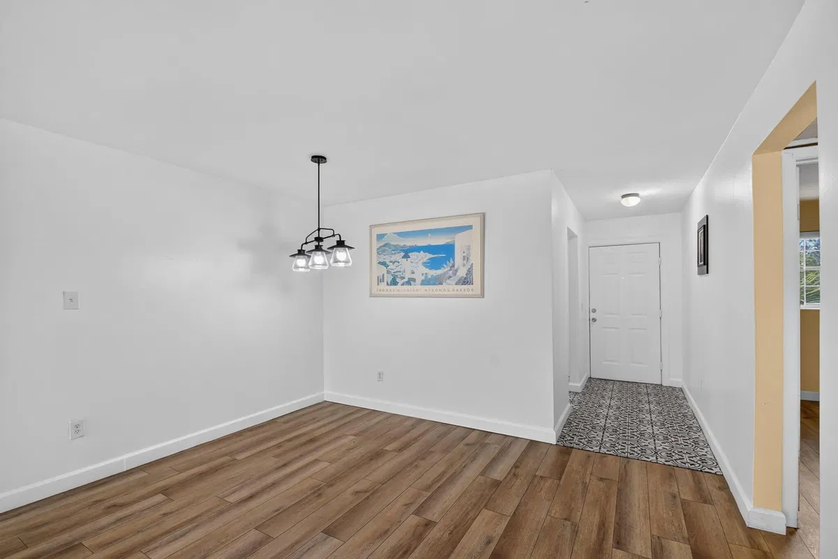 Unit B24 photo 13