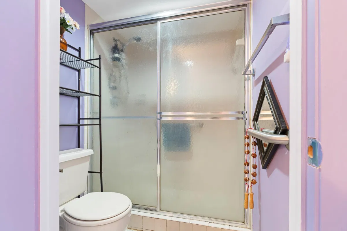 Unit 164 photo 10