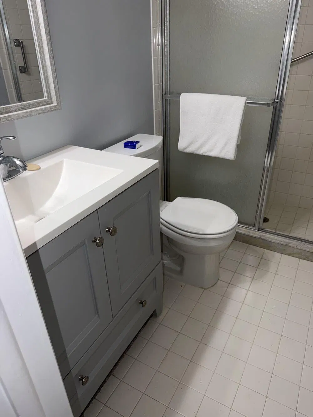 Unit B photo 16