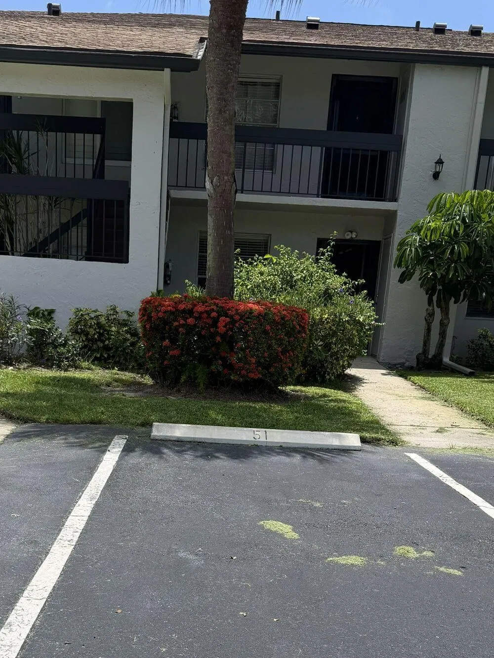 Unit B photo 19
