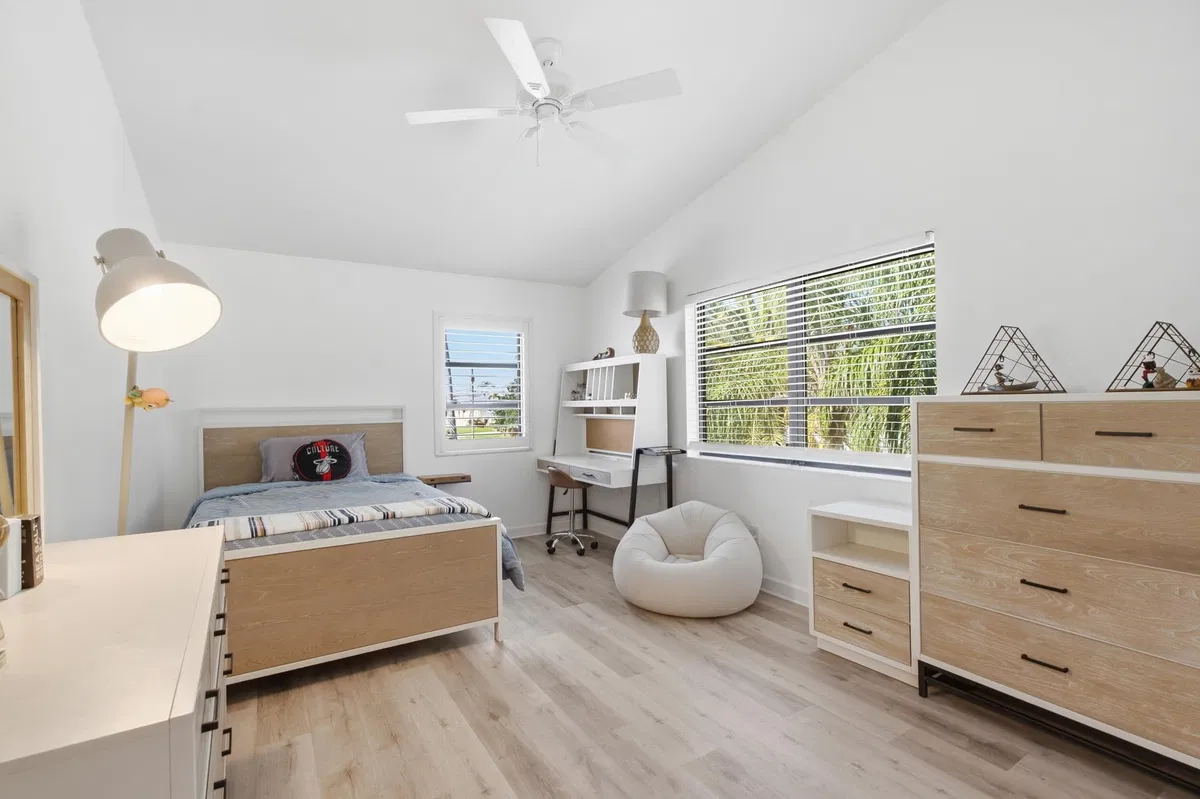 Residence photo 28