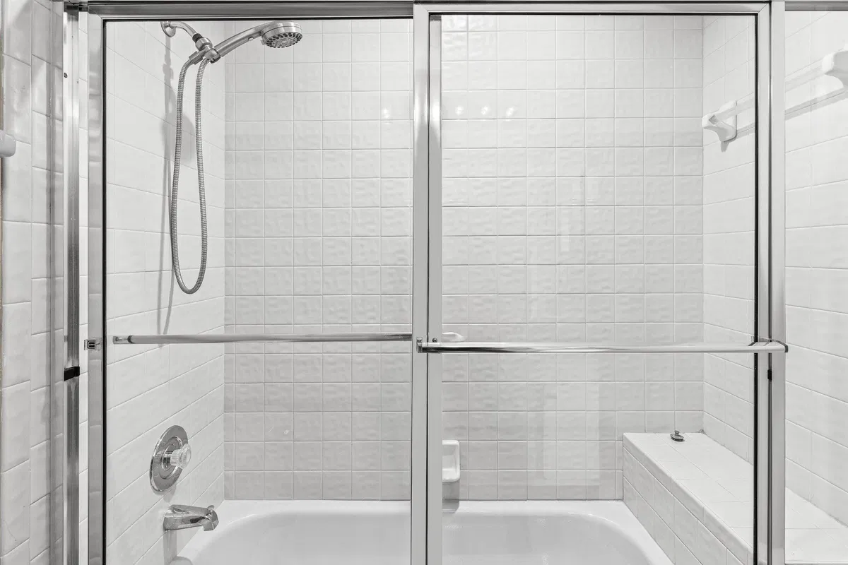 Unit 711 photo 28
