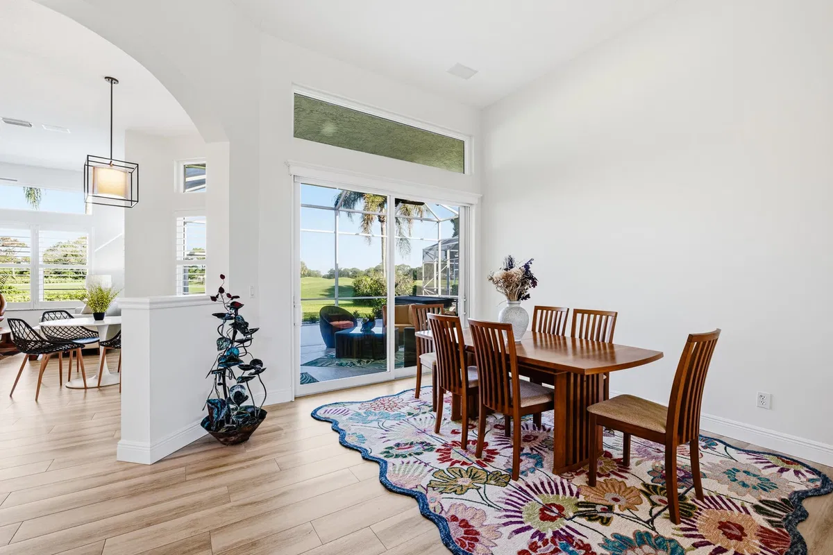 Monarch Country Club Residence photo 10