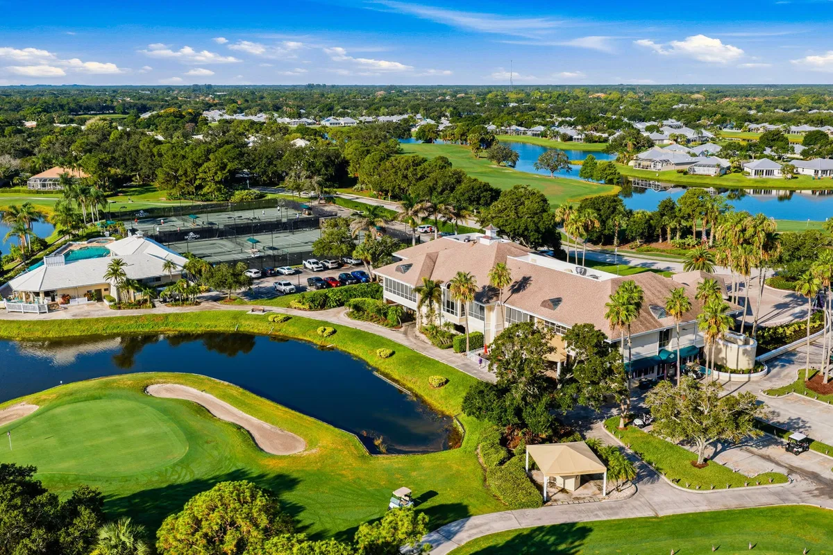 Monarch Country Club Residence photo 49