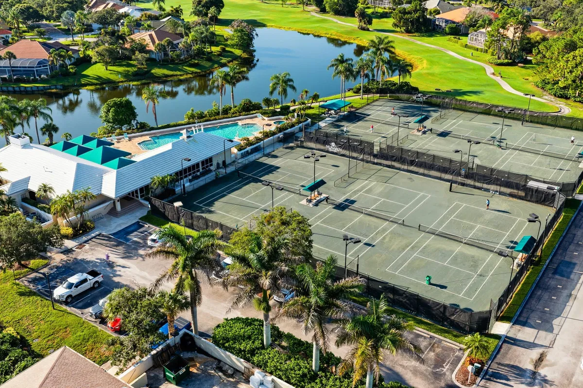 Monarch Country Club Residence photo 52