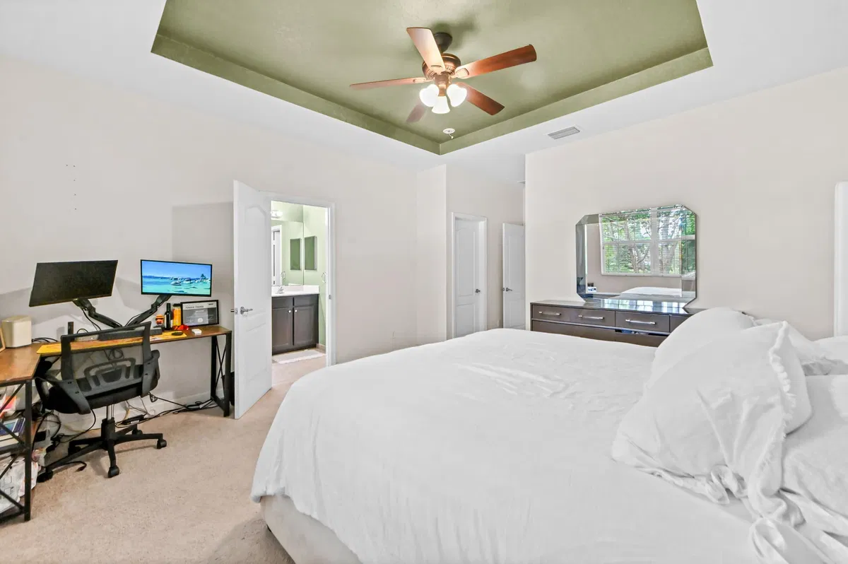 Residence photo 16