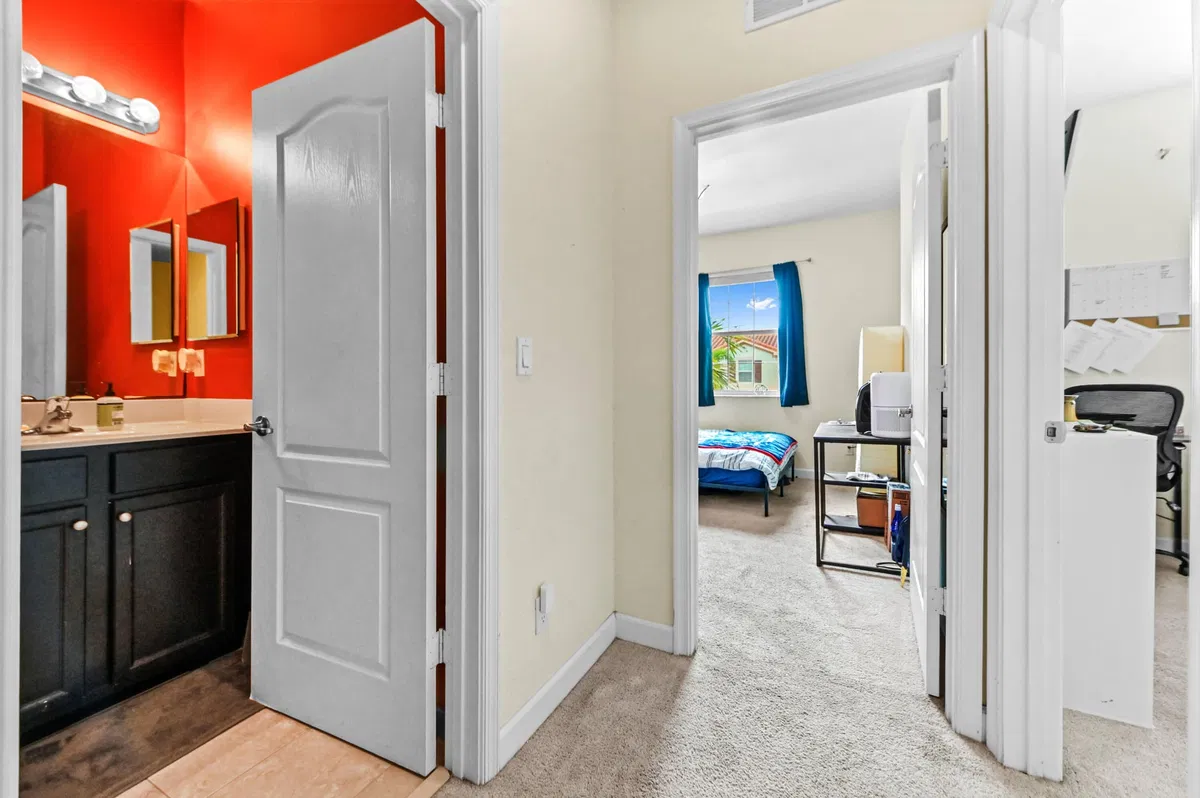 Residence photo 19