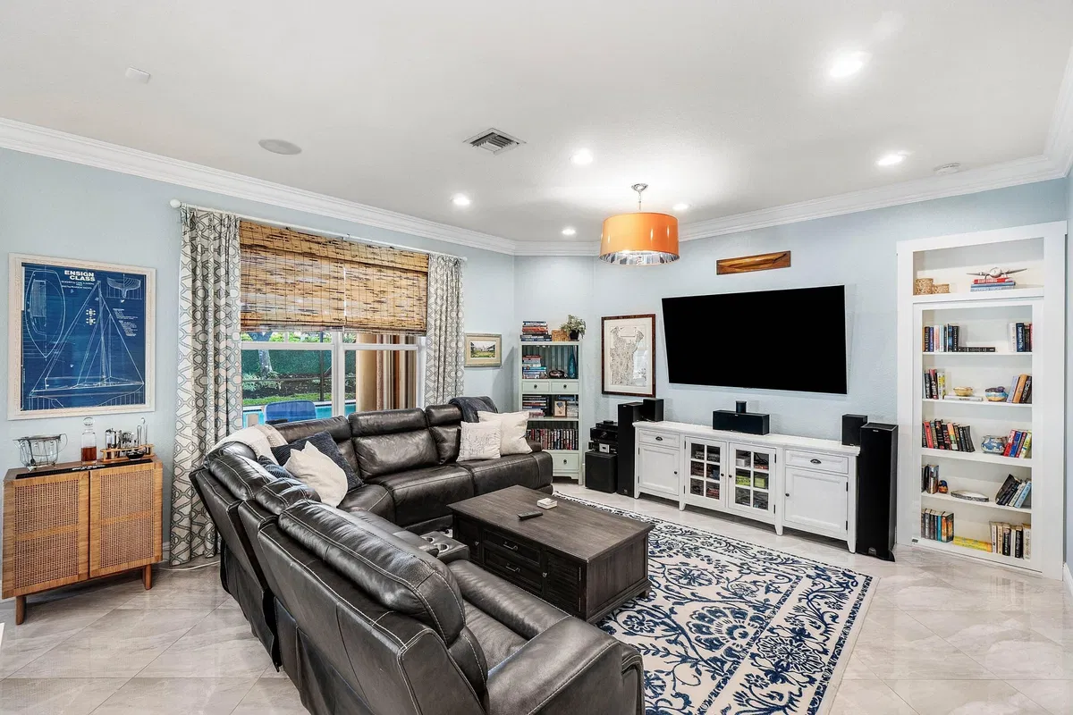  Unit (SEASONAL RENTAL) photo 10