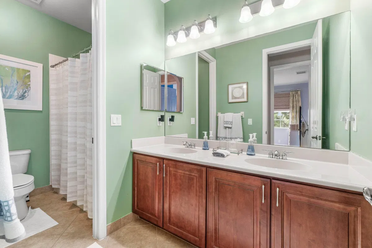  Unit (SEASONAL RENTAL) photo 22