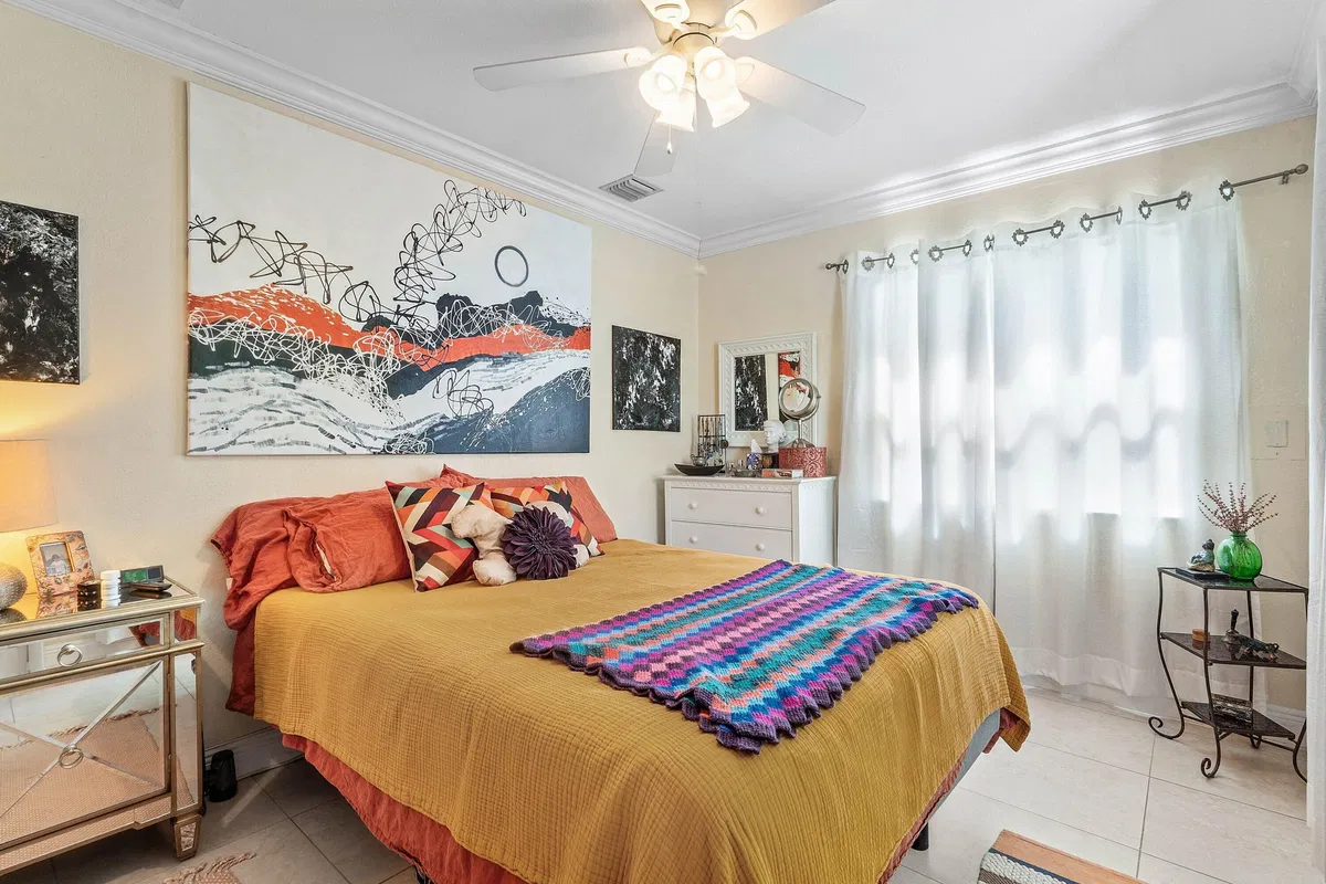 Residence photo 19