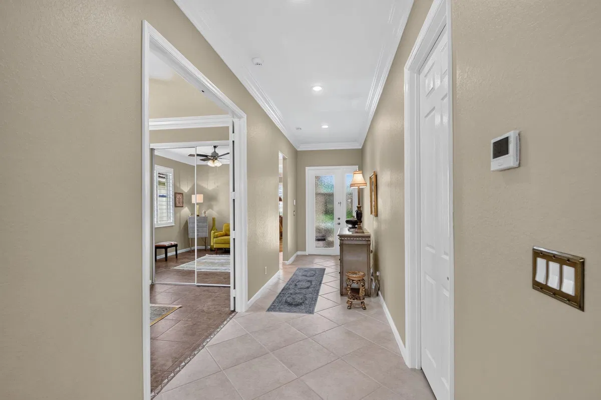 Residence photo 10