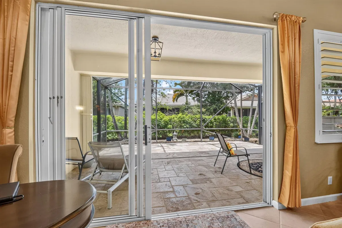 Residence photo 22