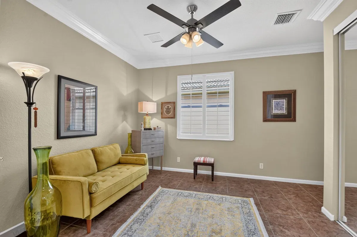 Residence photo 49