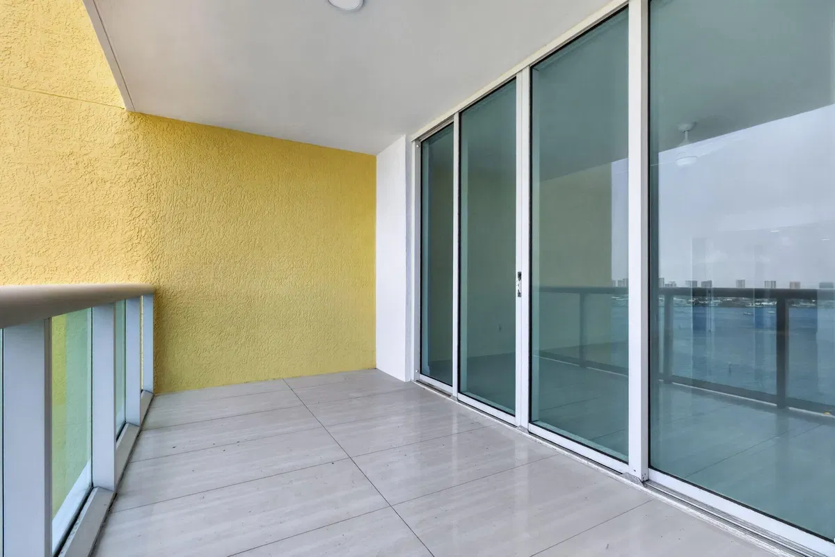 Marina Grande Riviera Beach Unit 1005 photo 4