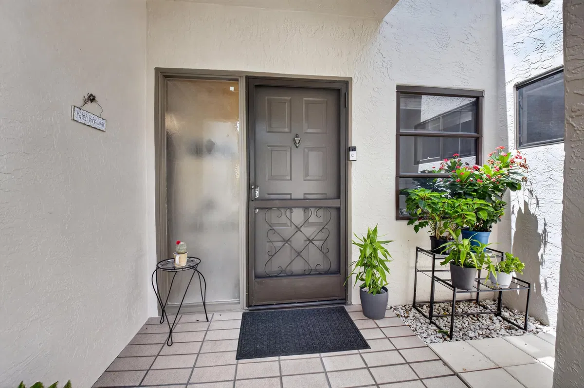 Residence photo 4