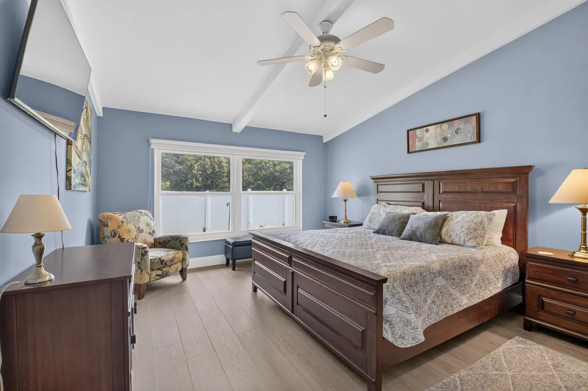Residence photo 16