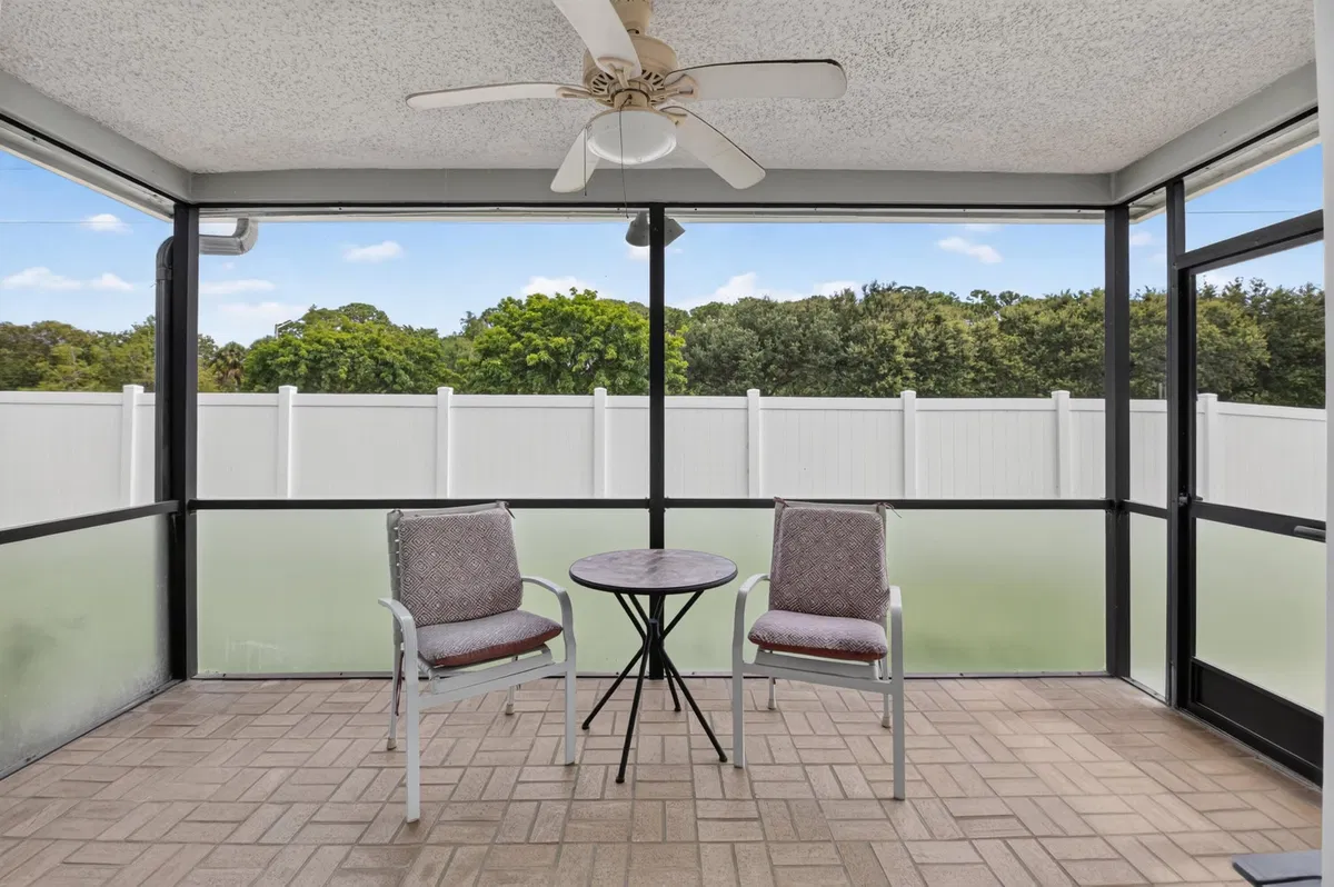 Residence photo 28