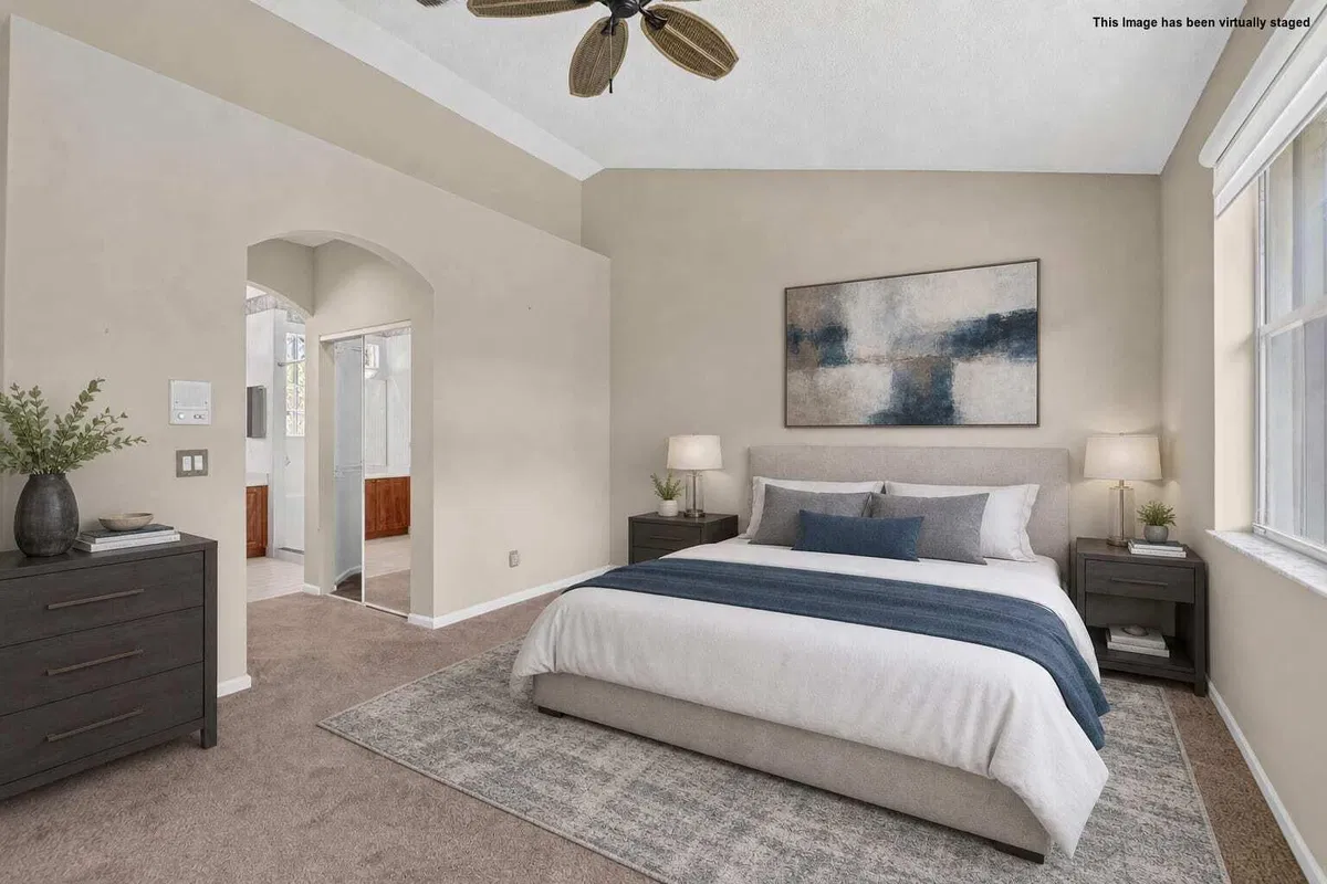 Residence photo 16