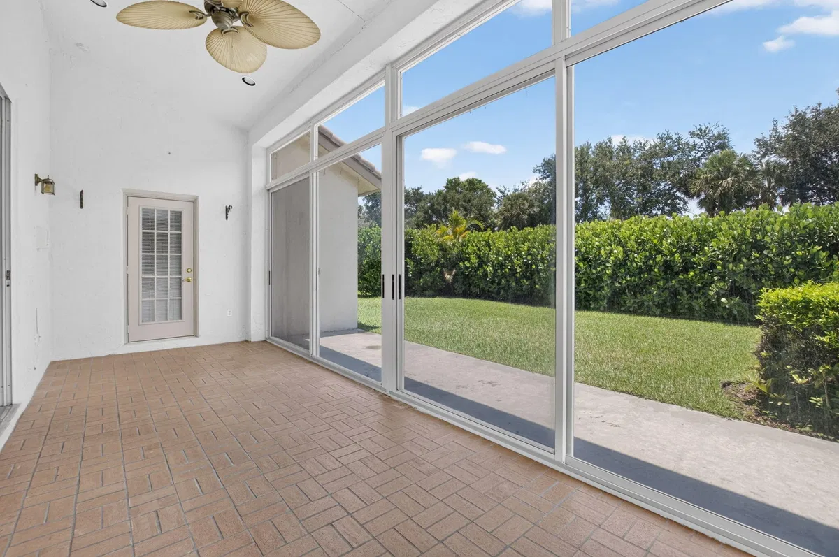 Residence photo 25
