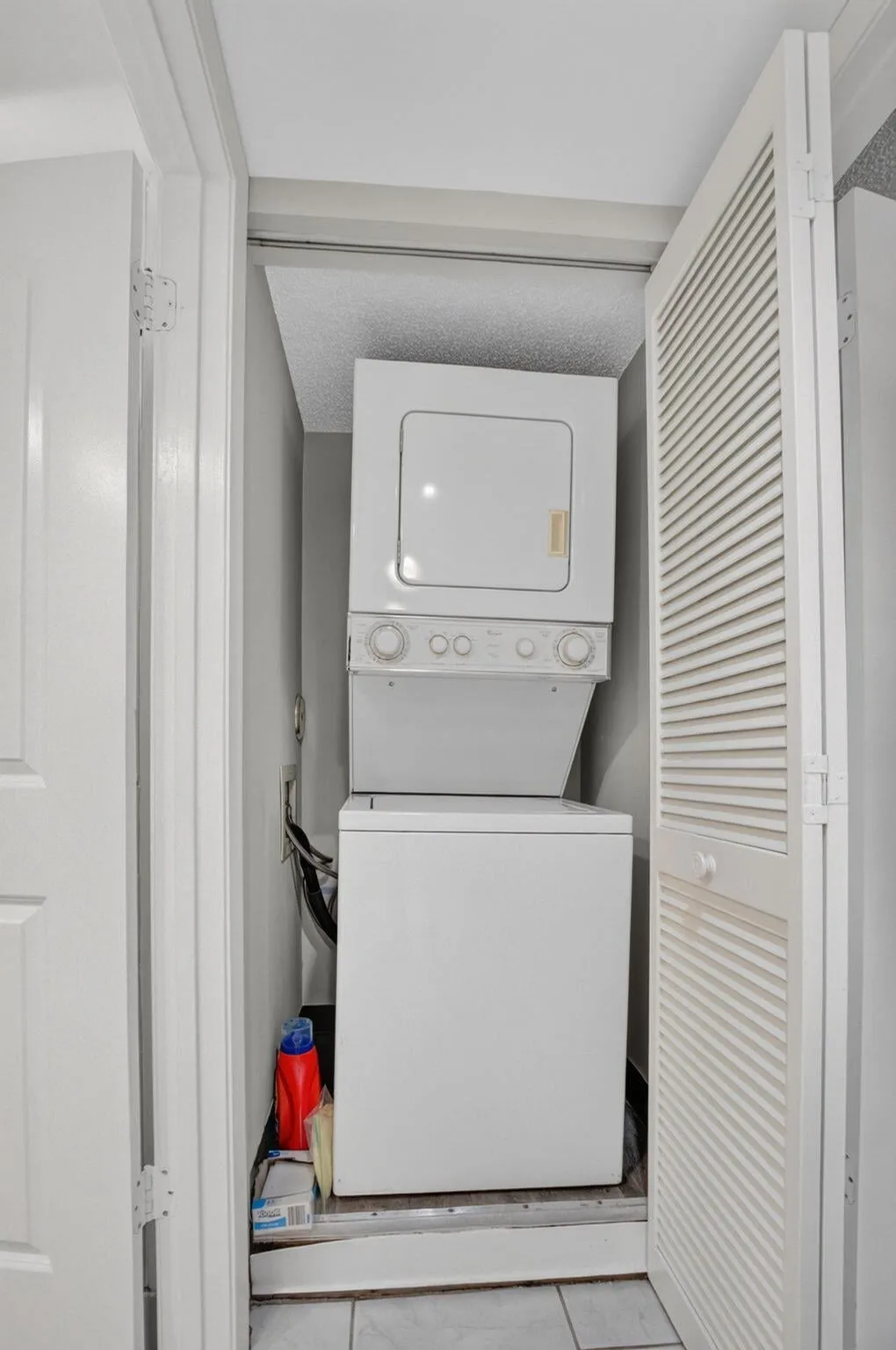 Unit 402 photo 34