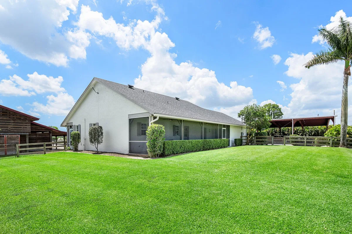 Residence photo 4