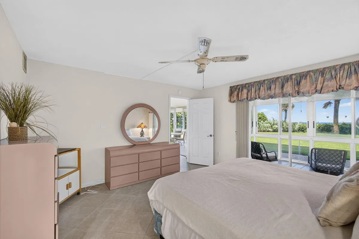 Unit 114 photo 13