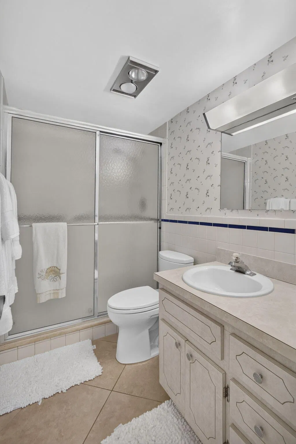 Unit 114 photo 19