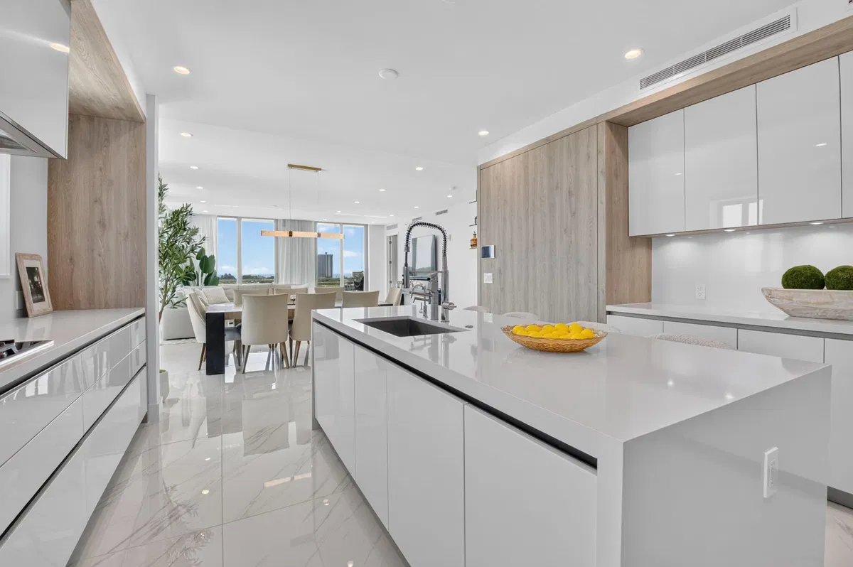 Royal Palm Residences Boca Raton Unit 601 photo 16