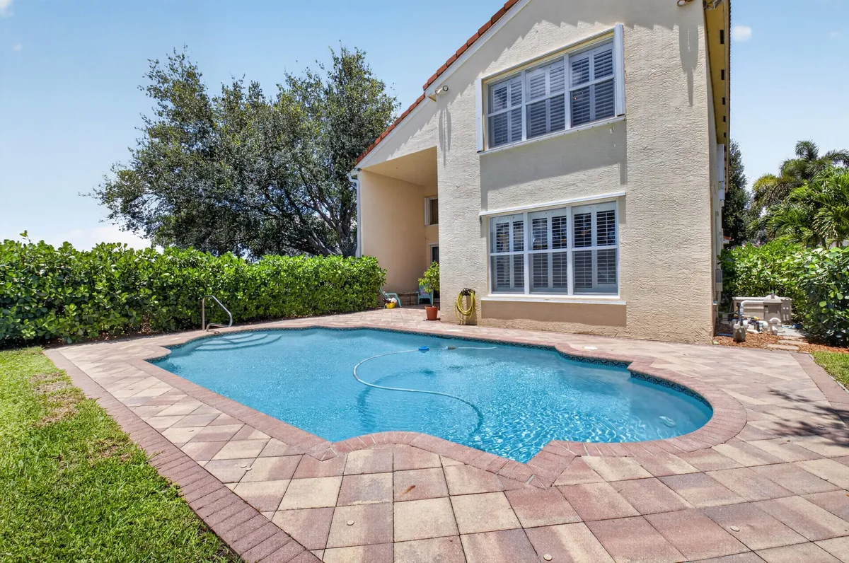  Residence photo 49