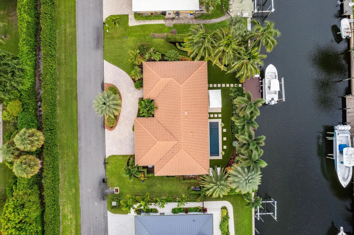 Residence photo 82