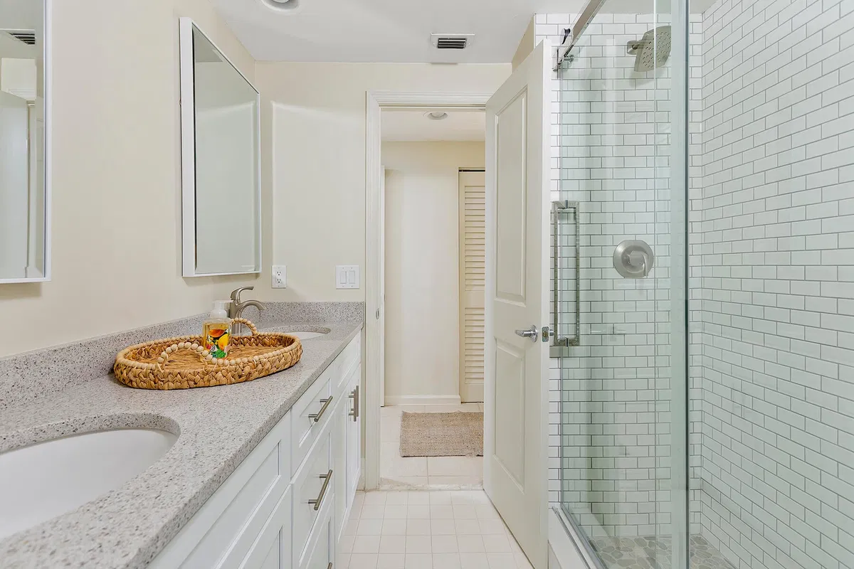 Pebblewood Unit 101 photo 4