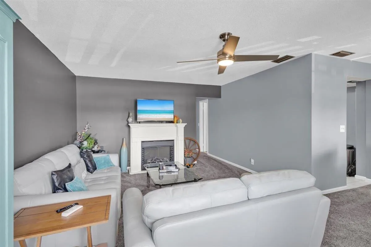Unit 15 photo 19