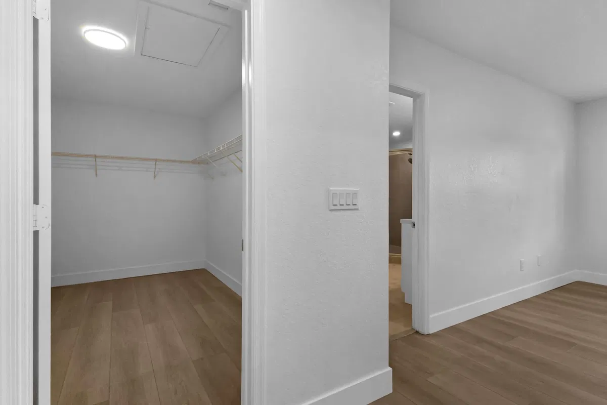  Residence photo 19