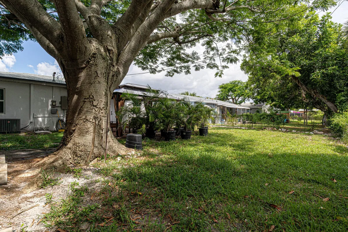 Residence photo 22