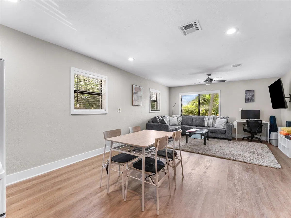 Residence photo 10