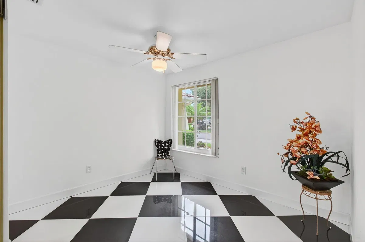 Residence photo 46