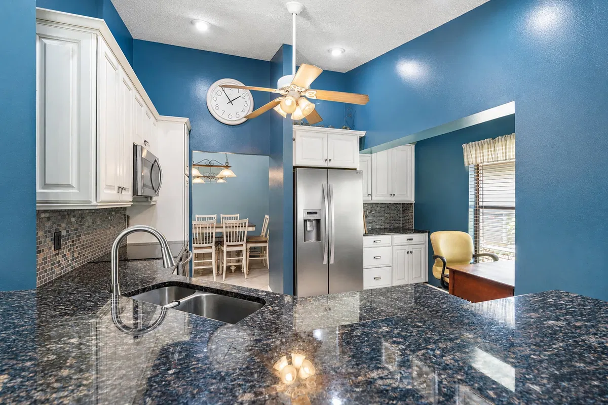 Residence photo 10