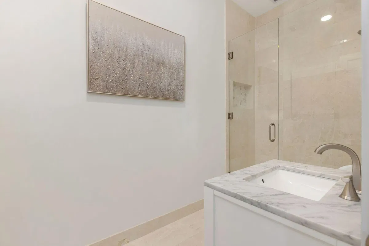 Residence photo 34