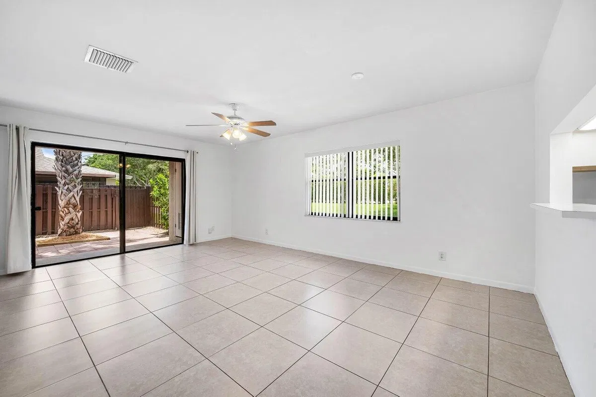 Residence photo 10