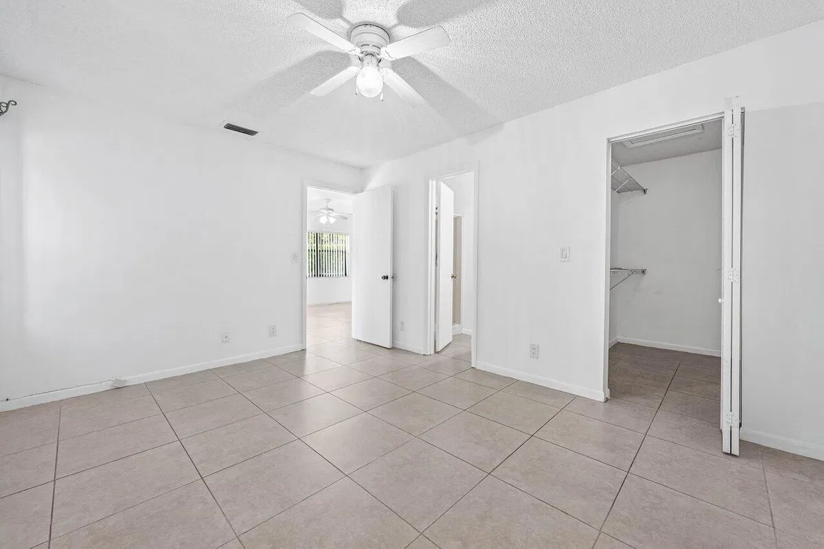Residence photo 19