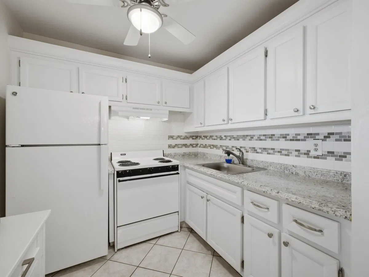 Unit 302 photo 13