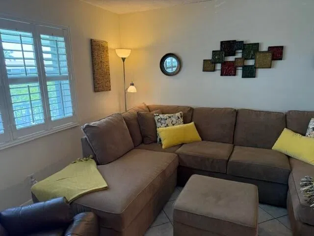 Unit 302 photo 37