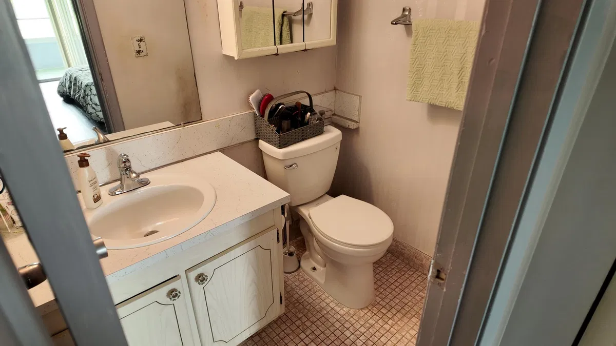 Unit 326 photo 16