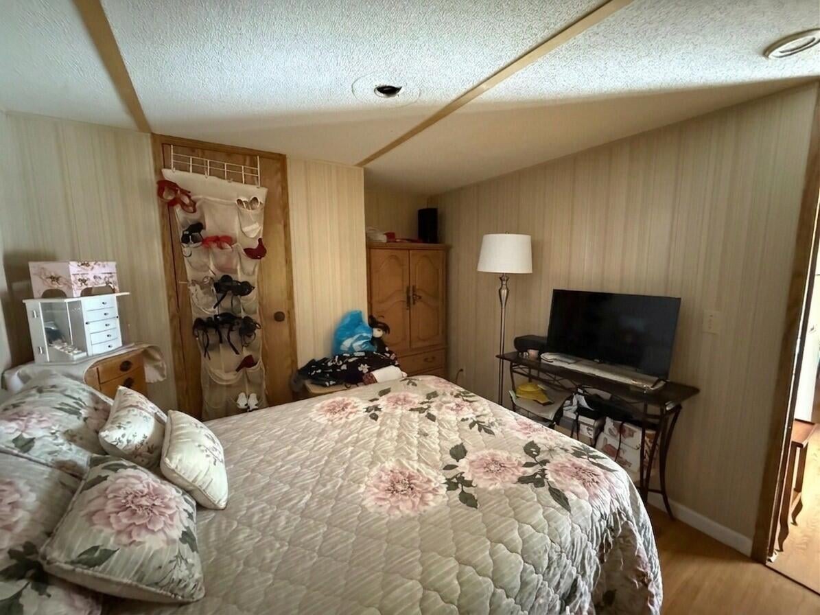 Unit 42 photo 7