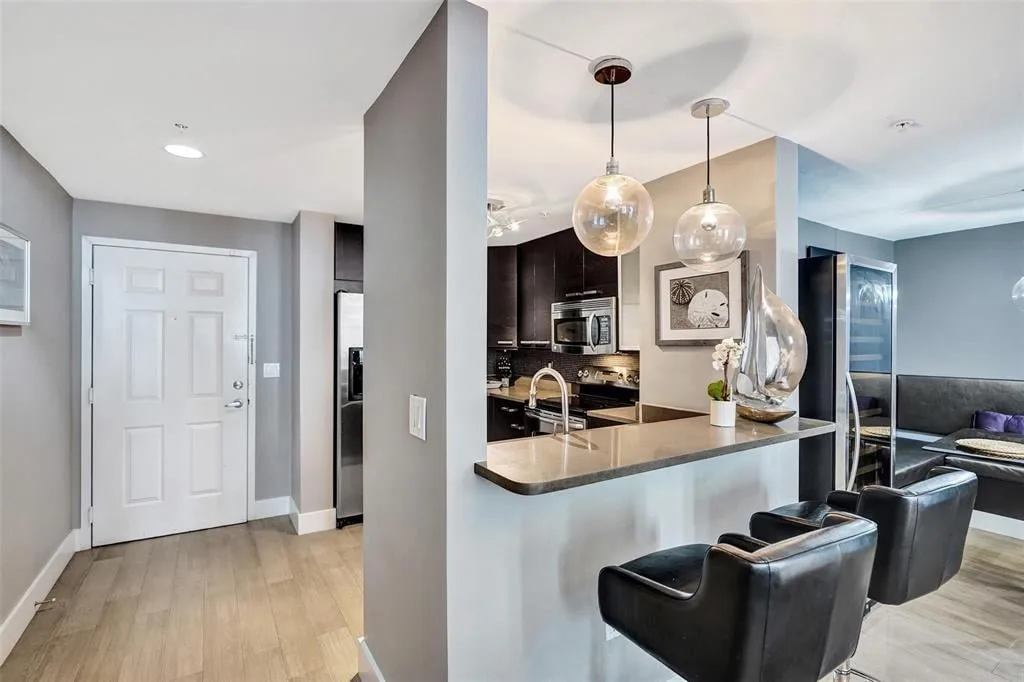 The Strand Unit 501 photo 10