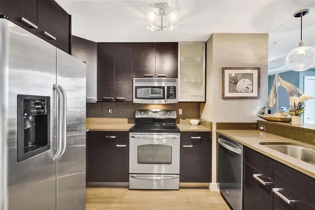 The Strand Unit 501 photo 16