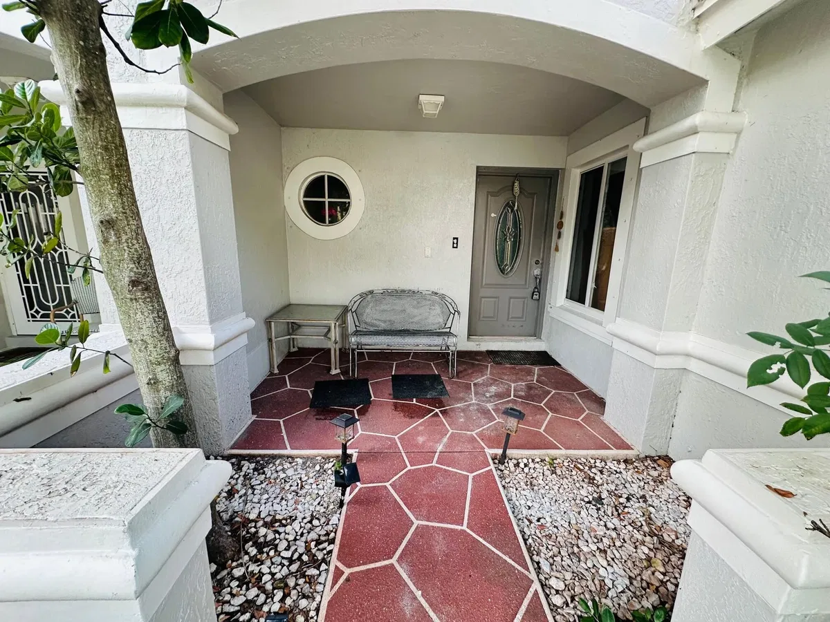 Residence photo 16