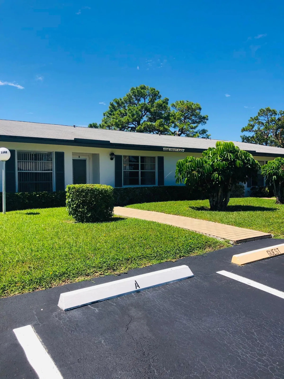 Unit B photo 16